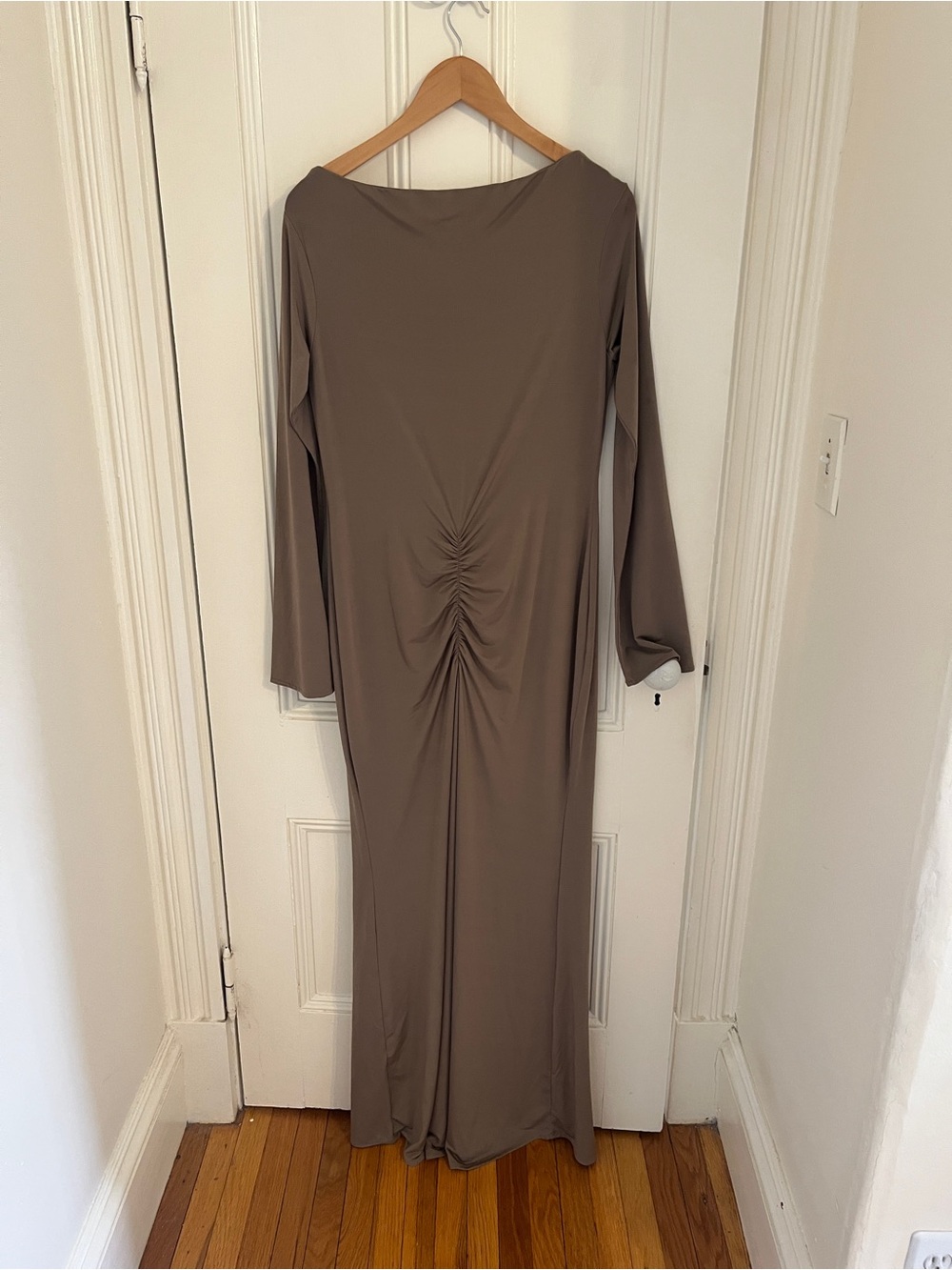 Meshki XXL Brown Long Sleeve Maxi Dress Bum Scrunch - Picture 5 of 8
